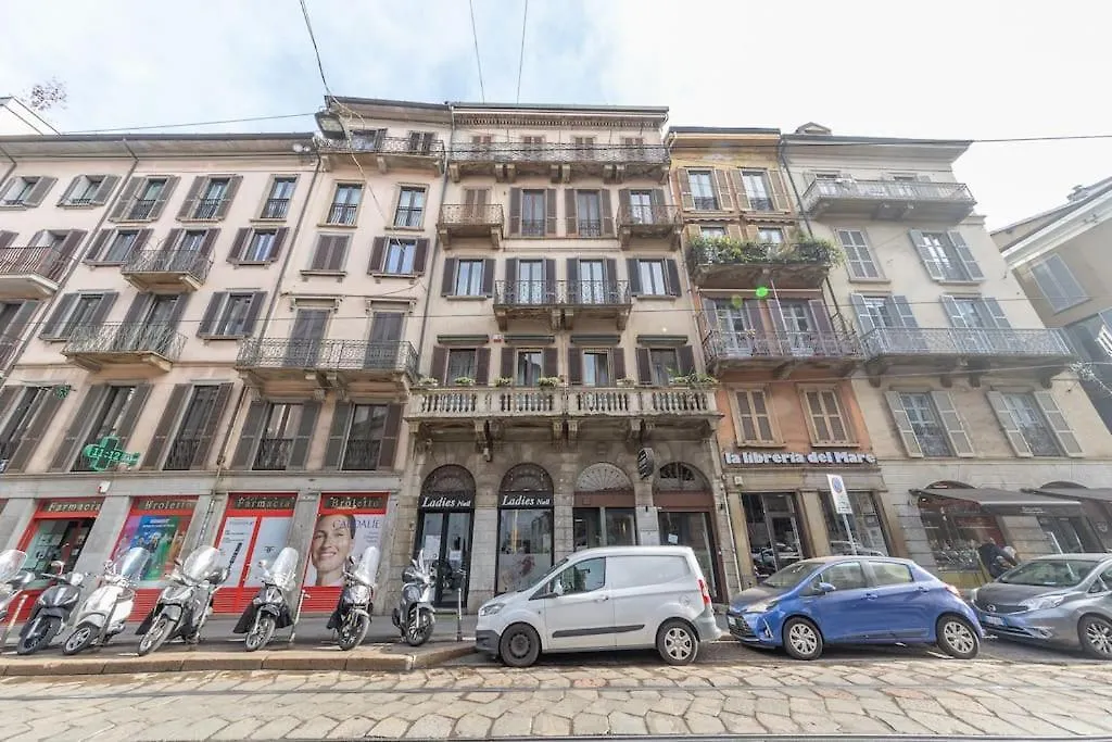Golden View Milan Apartment