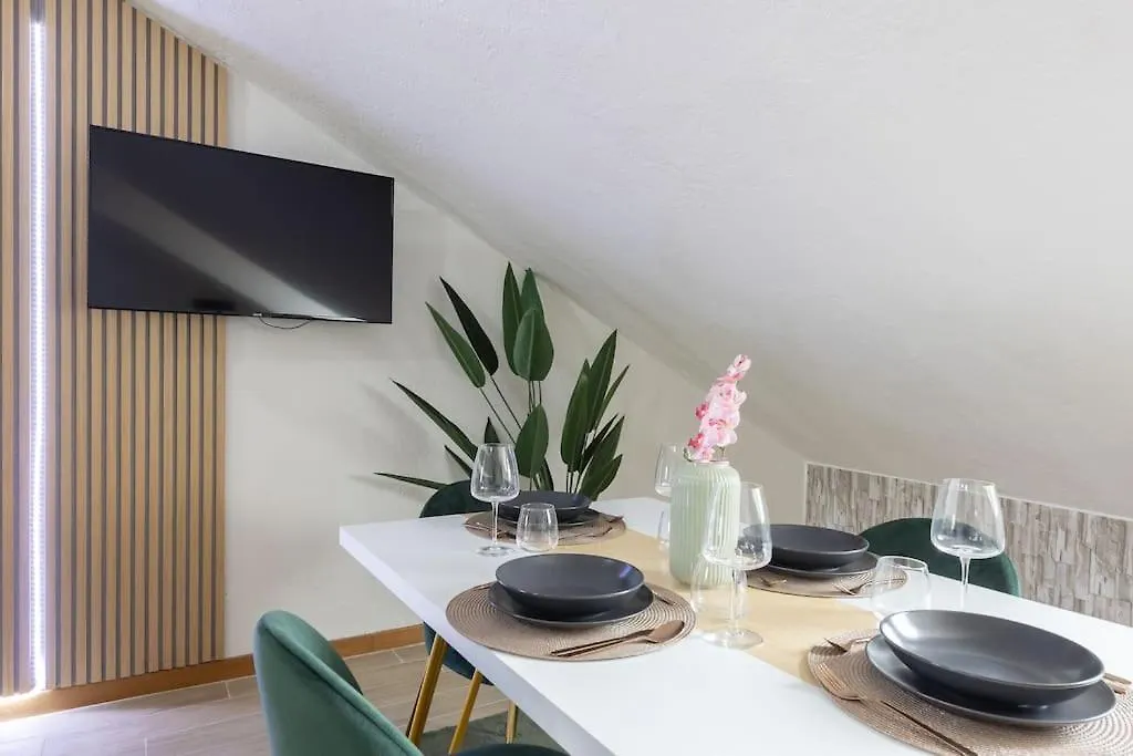 Golden View Milan Apartment